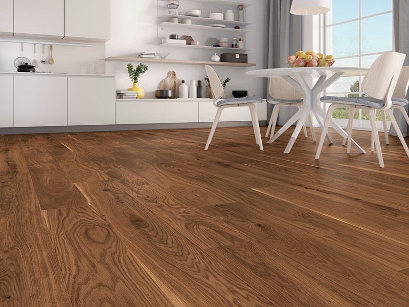 Amber Lively Farebný dub, lak, drevená podlaha Weitzer